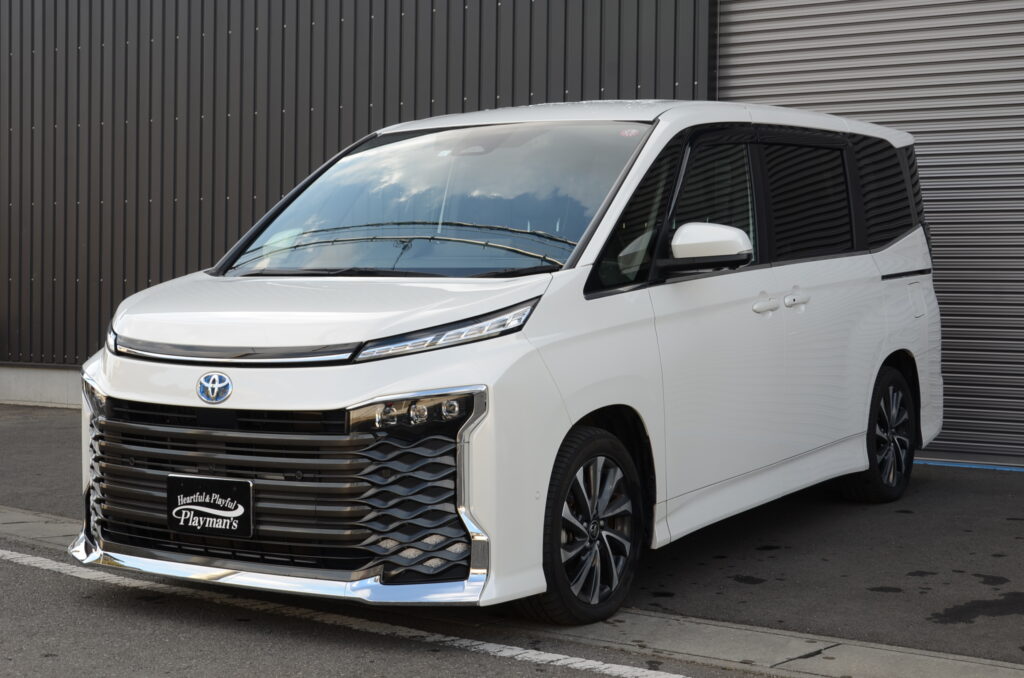 TOYOTA ヴォクシー 1.8ハイブリッドS-Zの写真