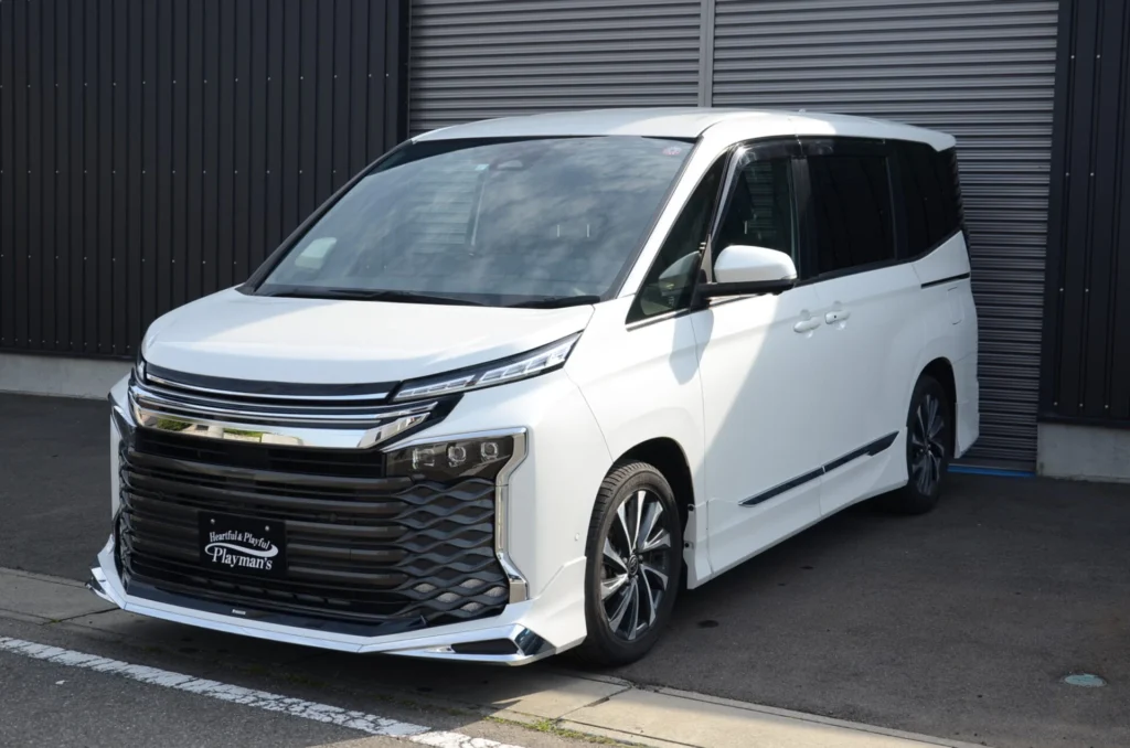 TOYOTA ヴォクシー 1.8ハイブリッドS-Z モデリスタの写真